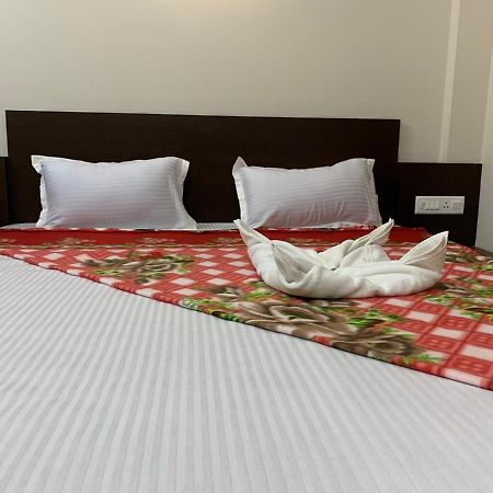 Strategic Inn Пурі Екстер'єр фото
